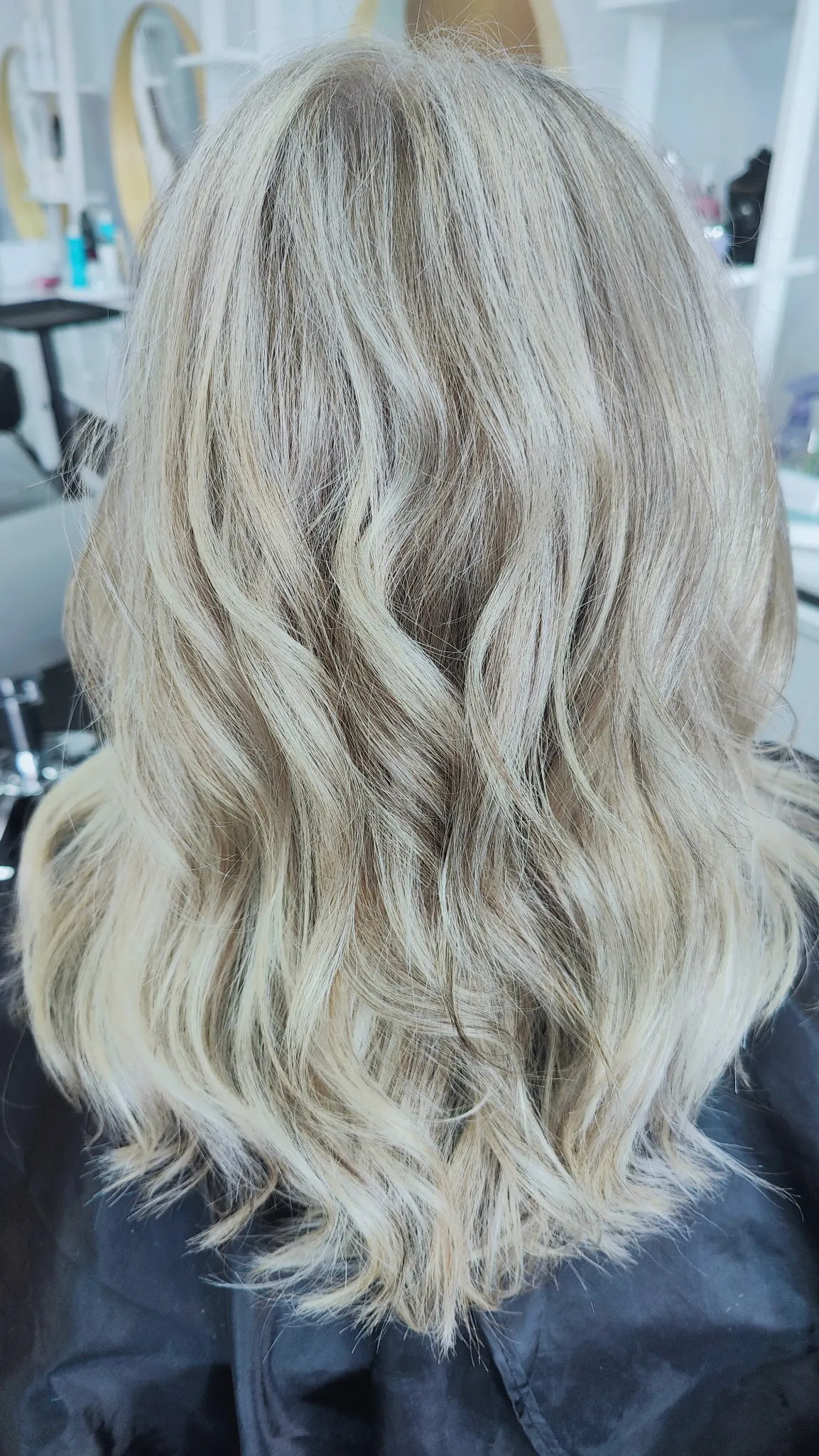 Wavy caramel blonde hair